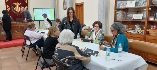 Torneo de rummy en Vila-real, organizado por Bressol, re�ne a participantes en una jornada de convivencia