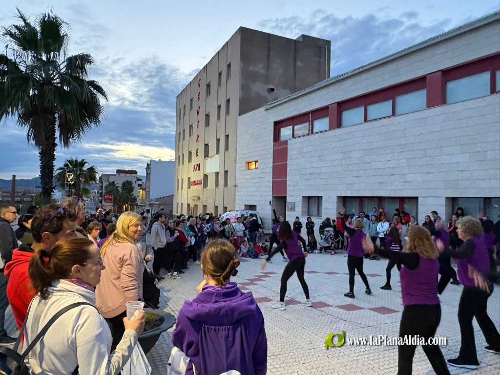 Almenara commemora el 8M amb una jornada d'activitats culturals, esportives i reivindicatives