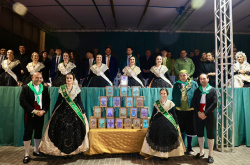 Les gaiates il�luminen Castell� i el Desfil de gaiates rep la declaraci� de B� d'Inter�s Cultural