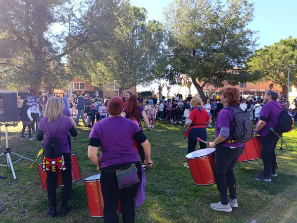 Almenara conmemora el D�a Internacional de las Mujeres con la lectura del manifiesto en la plaza 8 de Marzo