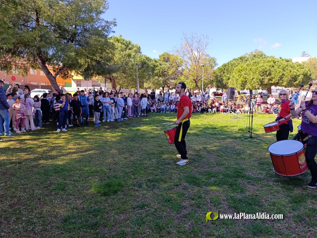 Almenara comemora el Dia Internacional de les Dones amb la lectura del manifest a la pla�a 8 de Mar�