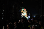 Castell? s'il?lumina amb l'Encesa de les Gaiates en una nit de llum i color