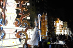 Castell? s'il?lumina amb l'Encesa de les Gaiates en una nit de llum i color