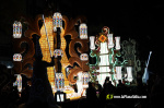 Castell? s'il?lumina amb l'Encesa de les Gaiates en una nit de llum i color