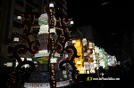 Castell? s'il?lumina amb l'Encesa de les Gaiates en una nit de llum i color