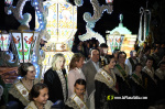 Castell? s'il?lumina amb l'Encesa de les Gaiates en una nit de llum i color