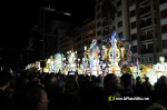 Castell? s'il?lumina amb l'Encesa de les Gaiates en una nit de llum i color