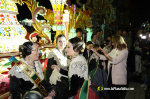 Castell? s'il?lumina amb l'Encesa de les Gaiates en una nit de llum i color