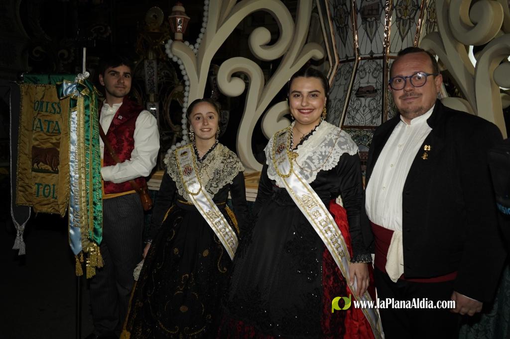 Castell? s'il?lumina amb l'Encesa de les Gaiates en una nit de llum i color