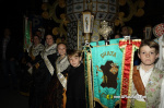 Castell? s'il?lumina amb l'Encesa de les Gaiates en una nit de llum i color