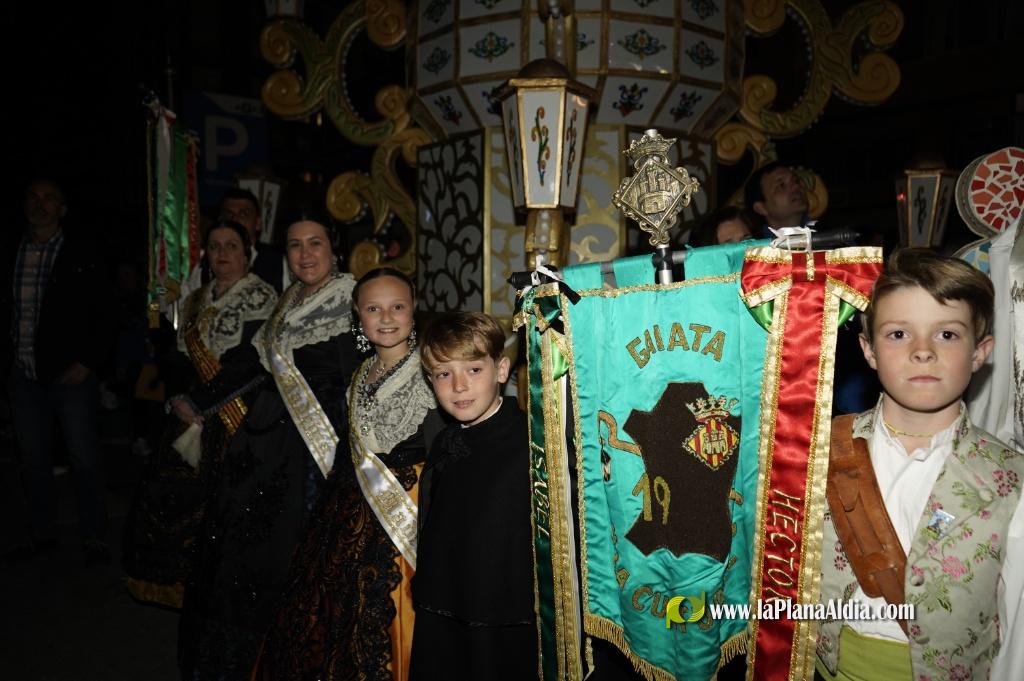 Castell? s'il?lumina amb l'Encesa de les Gaiates en una nit de llum i color
