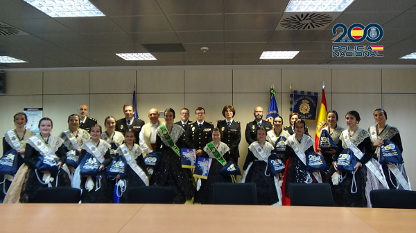 La Polic�a Nacional recibe a las Reinas de las Fiestas de Castell�n 2026