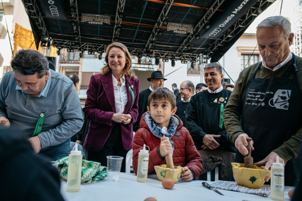la-alcaldesa-de-castellon-bego-a-carrasco-asiste-al-xvi-concurso-de-allioli-en-las-fiestas-de-la-magdalena