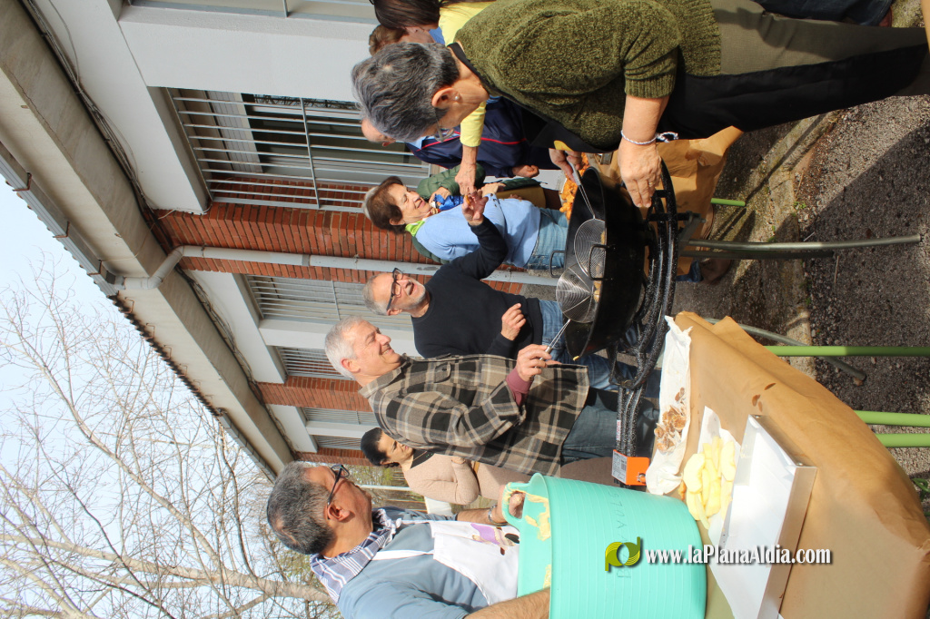 Borriana d�na la benvinguda a la setmana de Falles amb un taller de bunyols al Historiador Viciana