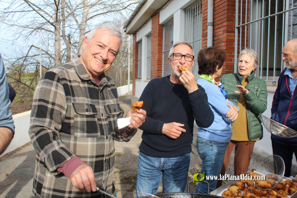 Borriana d�na la benvinguda a la setmana de Falles amb un taller de bunyols al Historiador Viciana