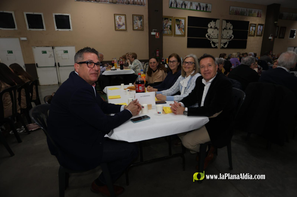 Borriana organitza una vesprada per als majors amb berenar i ball a la Llar Fallera