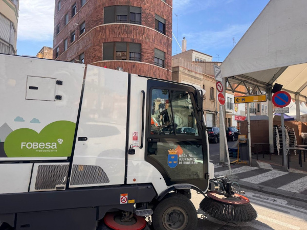 Burriana refuerza el servicio de limpieza para las Fallas con un operativo de 33 profesionales