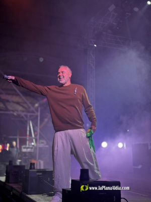 Juan Mag�n llena por segunda noche el Recinto de Ferias y Mercados durante las fiestas de la Magdalena