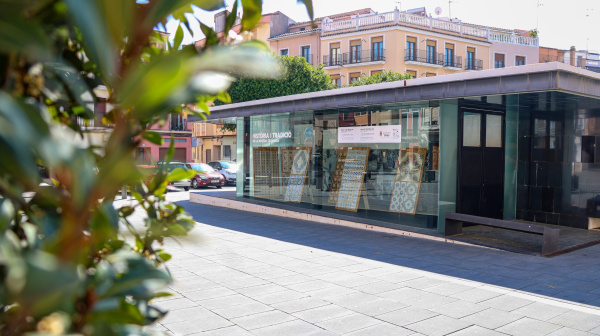 Onda abre una ventana a su historia cer�mica con exposici�n de azulejos del siglo XIX en el Raval