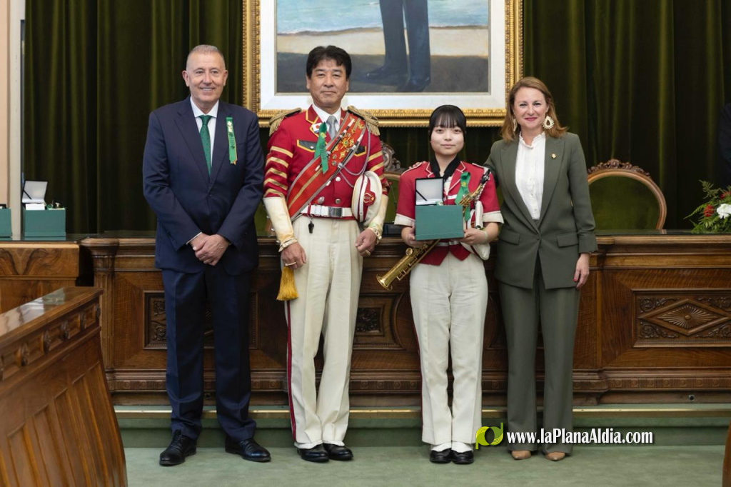 Castell� rendeix homenatge a les bandes participants en el Festival Internacional de M�sica de Festa, que obri la Magdalena al m�n