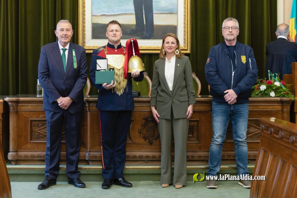Castell� rendeix homenatge a les bandes participants en el Festival Internacional de M�sica de Festa, que obri la Magdalena al m�n