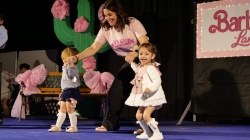 JuCar ompli Vila-real de solidaritat en la seua 23a edici� amb una desfilada solid�ria que destina fons a l'educaci� infantil a Mo�ambique