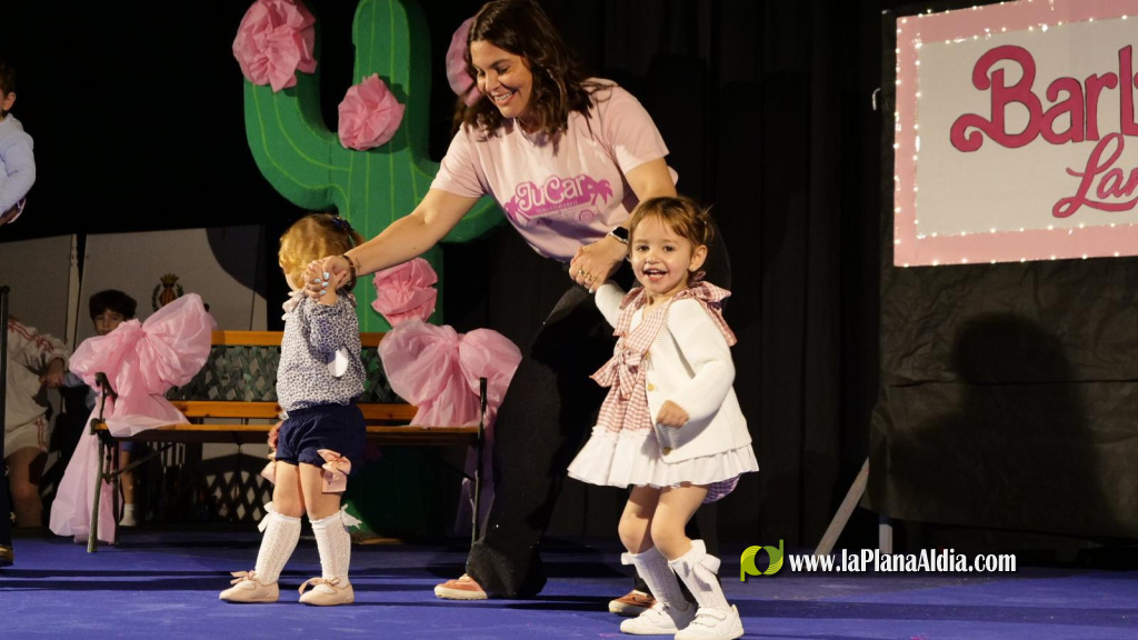 JuCar ompli Vila-real de solidaritat en la seua 23a edici� amb una desfilada solid�ria que destina fons a l'educaci� infantil a Mo�ambique