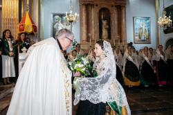 Castell� celebra una ofrena multitudin�ria a la Mare de D�u del Lled� amb m�s de 4.000 participants