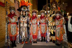 Els Moros d'Alqueria deslumbren a Castell� amb una desfilada hist�rica per al seu 50� aniversari