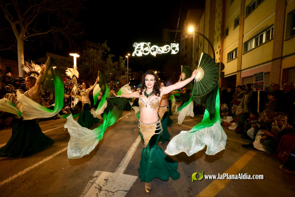 Els Moros d'Alqueria deslumbren a Castell� amb una desfilada hist�rica per al seu 50� aniversari