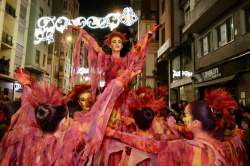 Els Moros d'Alqueria deslumbren a Castell� amb una desfilada hist�rica per al seu 50� aniversari