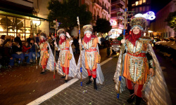 Els Moros d'Alqueria deslumbren a Castell� amb una desfilada hist�rica per al seu 50� aniversari