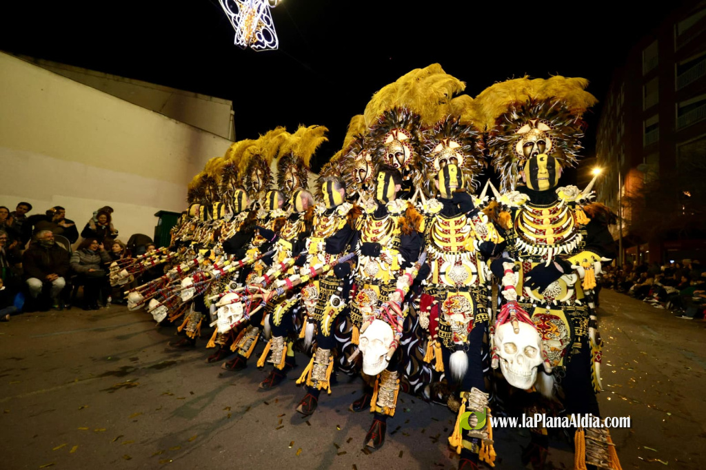 Els Moros d'Alqueria deslumbren a Castell� amb una desfilada hist�rica per al seu 50� aniversari