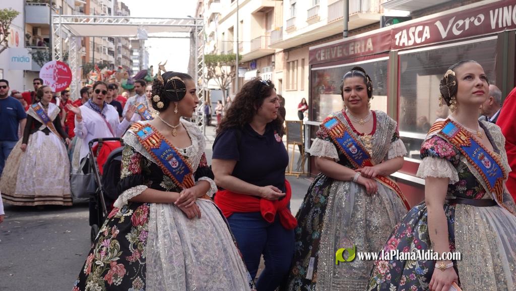  Les Reines Falleres completen la visita a tots els monuments dee Burriana