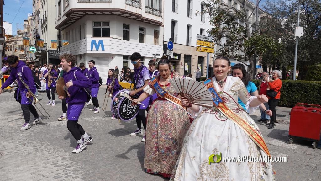  Les Reines Falleres completen la visita a tots els monuments dee Burriana