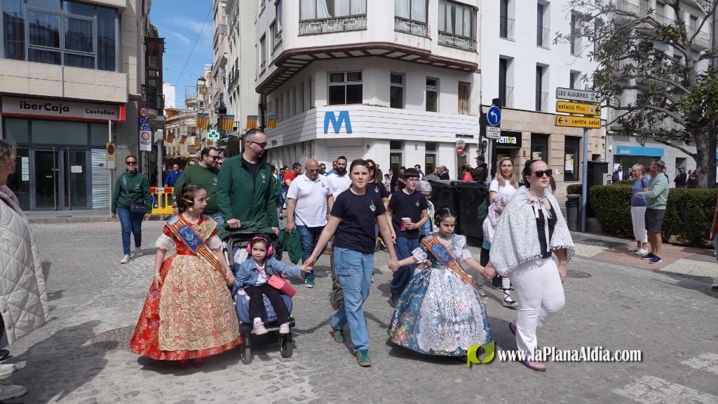  Les Reines Falleres completen la visita a tots els monuments dee Burriana