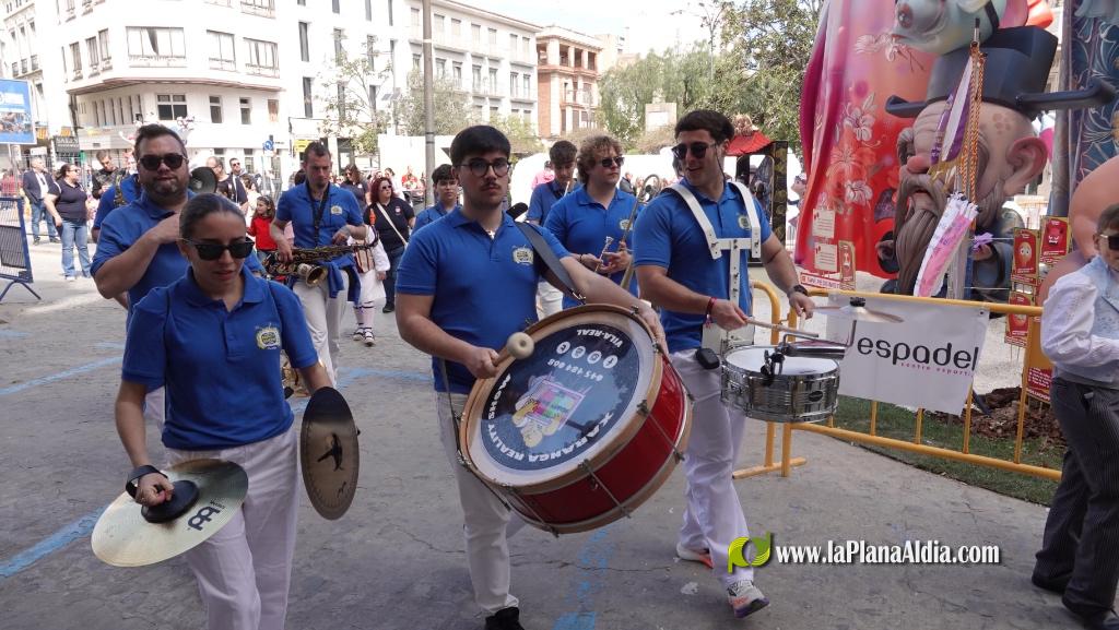  Les Reines Falleres completen la visita a tots els monuments dee Burriana