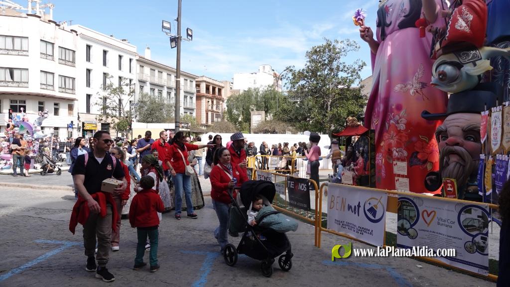  Les Reines Falleres completen la visita a tots els monuments dee Burriana