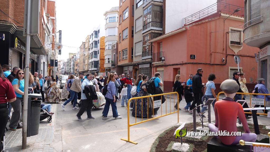  Les Reines Falleres completen la visita a tots els monuments dee Burriana