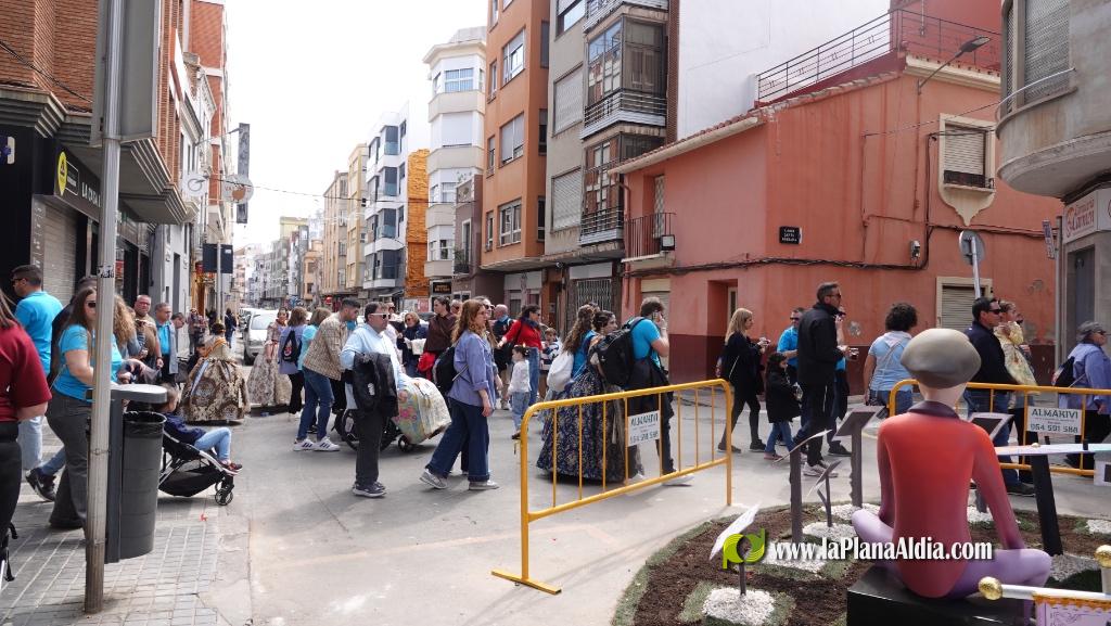  Les Reines Falleres completen la visita a tots els monuments dee Burriana