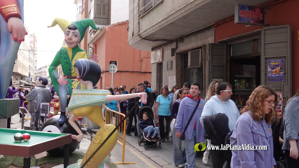  Les Reines Falleres completen la visita a tots els monuments dee Burriana