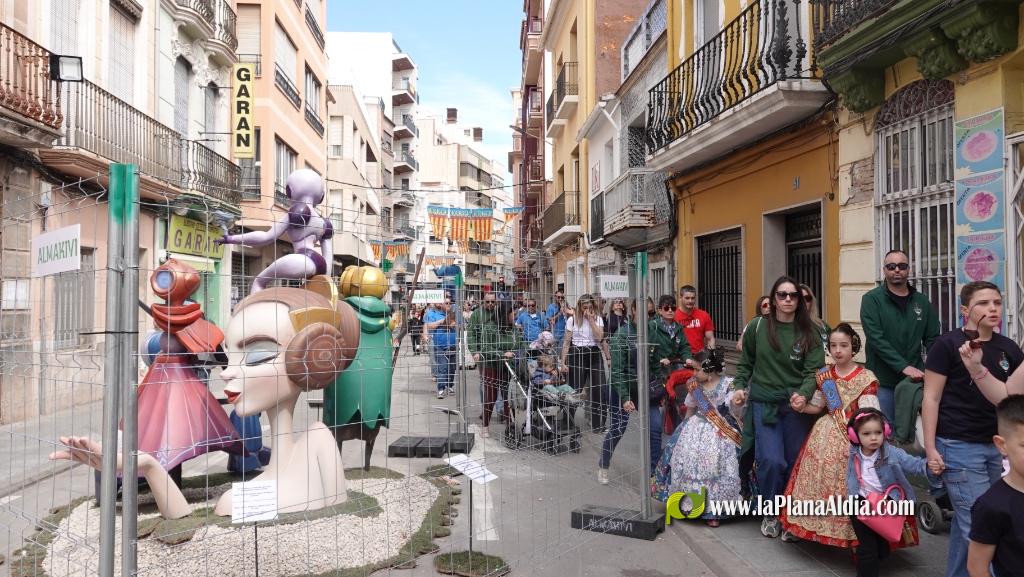  Les Reines Falleres completen la visita a tots els monuments dee Burriana