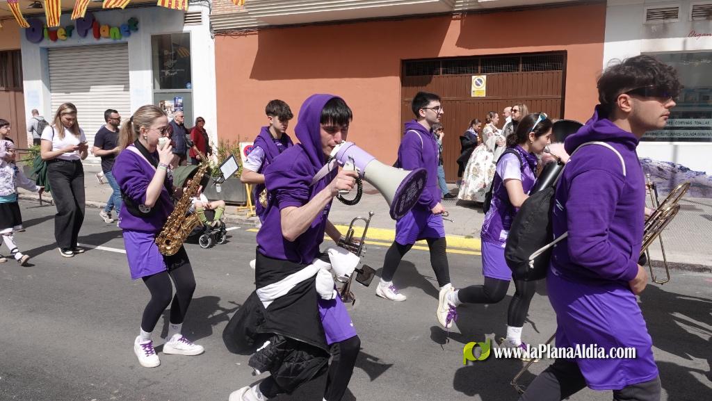  Les Reines Falleres completen la visita a tots els monuments dee Burriana