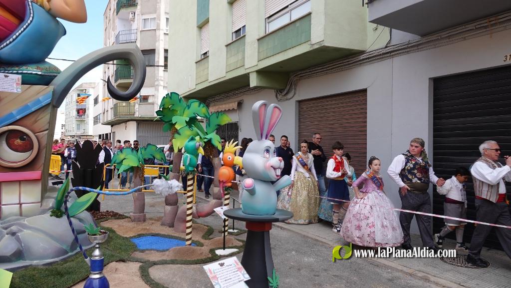  Les Reines Falleres completen la visita a tots els monuments dee Burriana