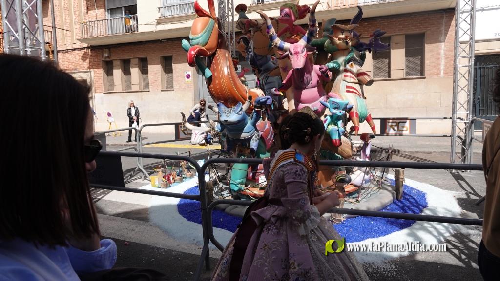  Les Reines Falleres completen la visita a tots els monuments dee Burriana