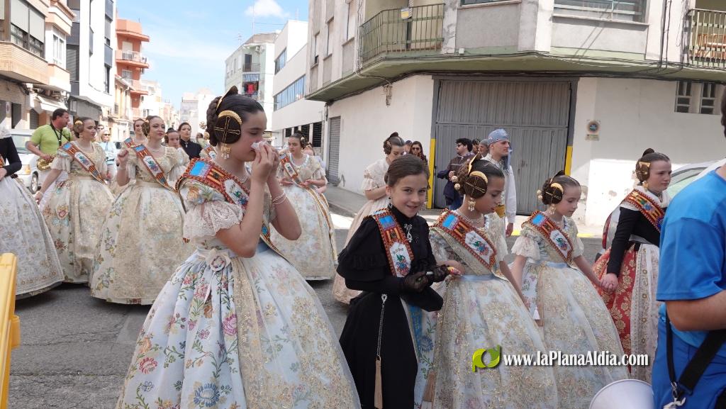  Les Reines Falleres completen la visita a tots els monuments dee Burriana