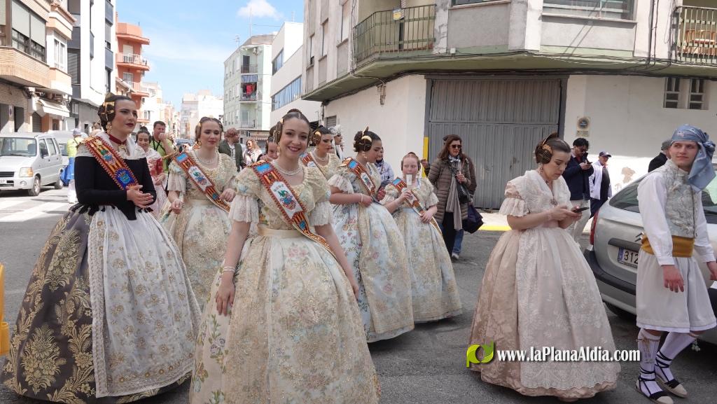 Les Reines Falleres completen la visita a tots els monuments dee Burriana