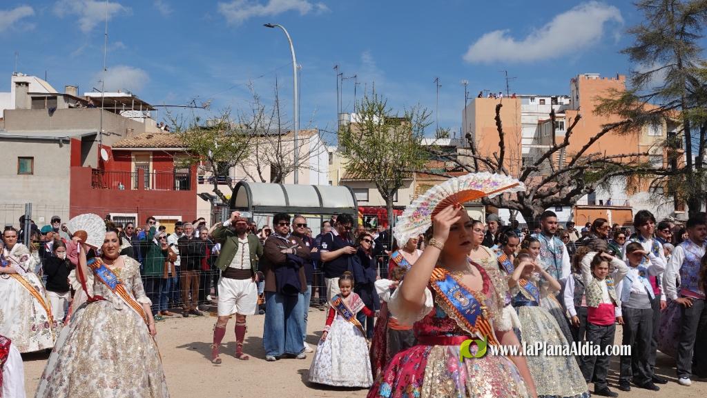 Les Reines Falleres completen la visita a tots els monuments dee Burriana