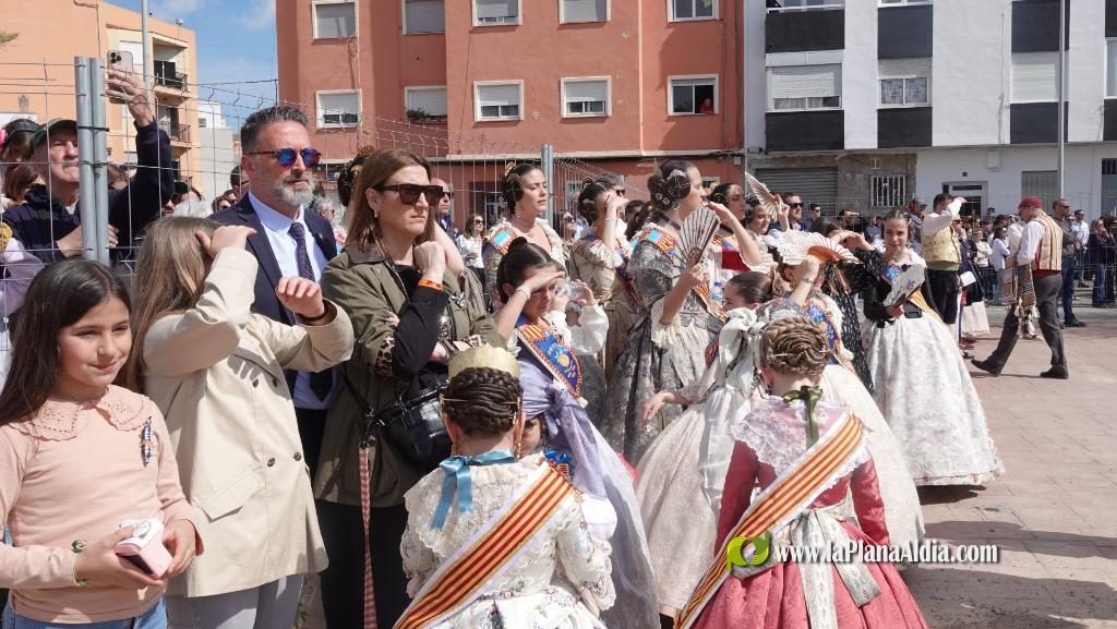  Les Reines Falleres completen la visita a tots els monuments dee Burriana