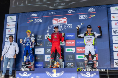 primera-medalla-de-oro-en-la-categoria-de-125-cc-para-el-piloto-alcorino-pau-caudet-en-el-campeonato-de-espa-a